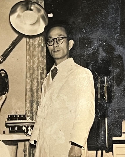 初代院長　大脇 ヒロト